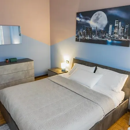 Elegant In Center Apartman *